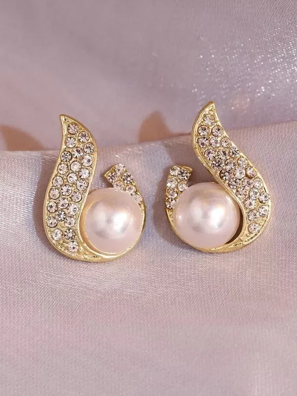E7.Rhinestone & Faux Pearl Decor Stud Earrings