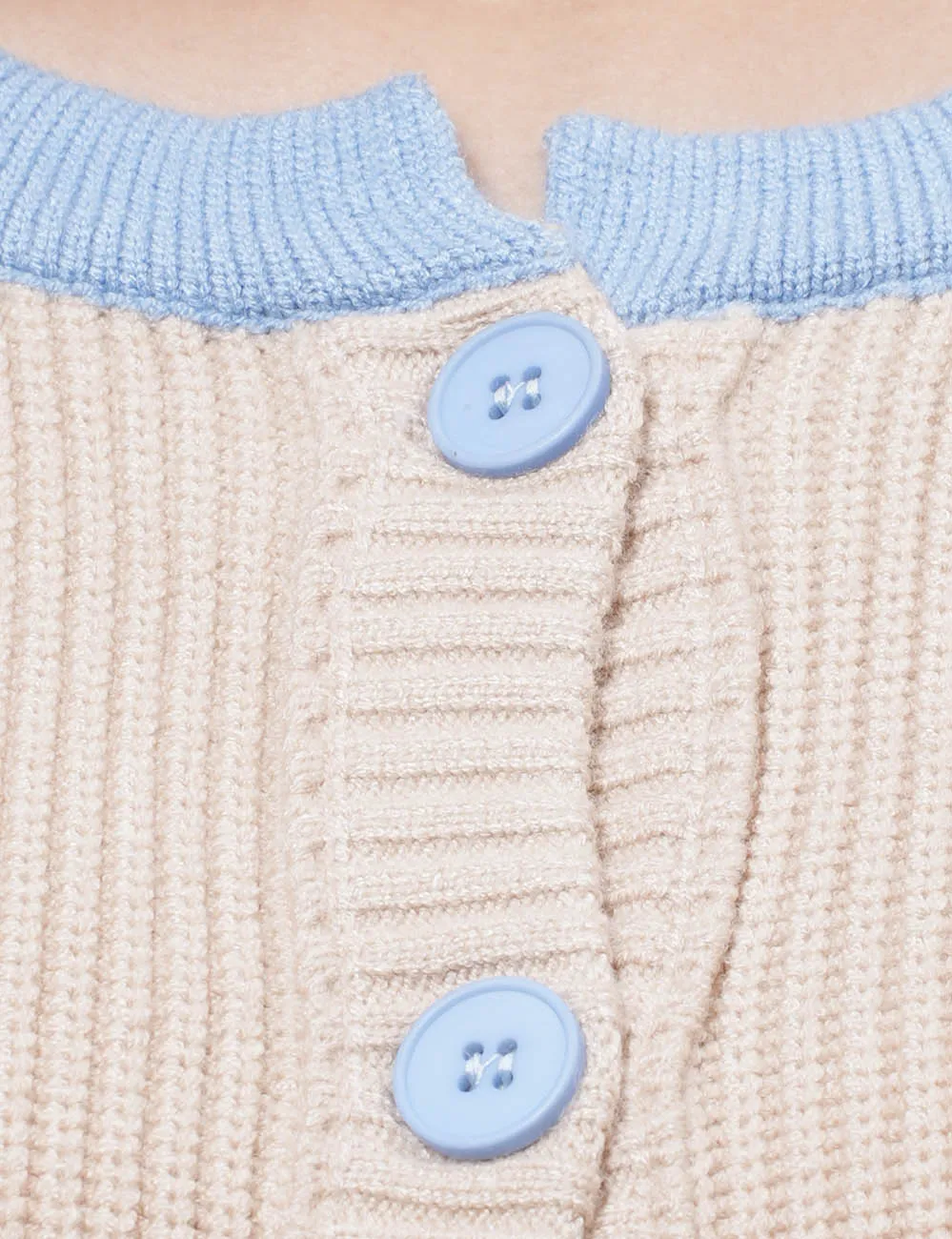 Ladies Color Block Round Neck Cardigan SKT41024