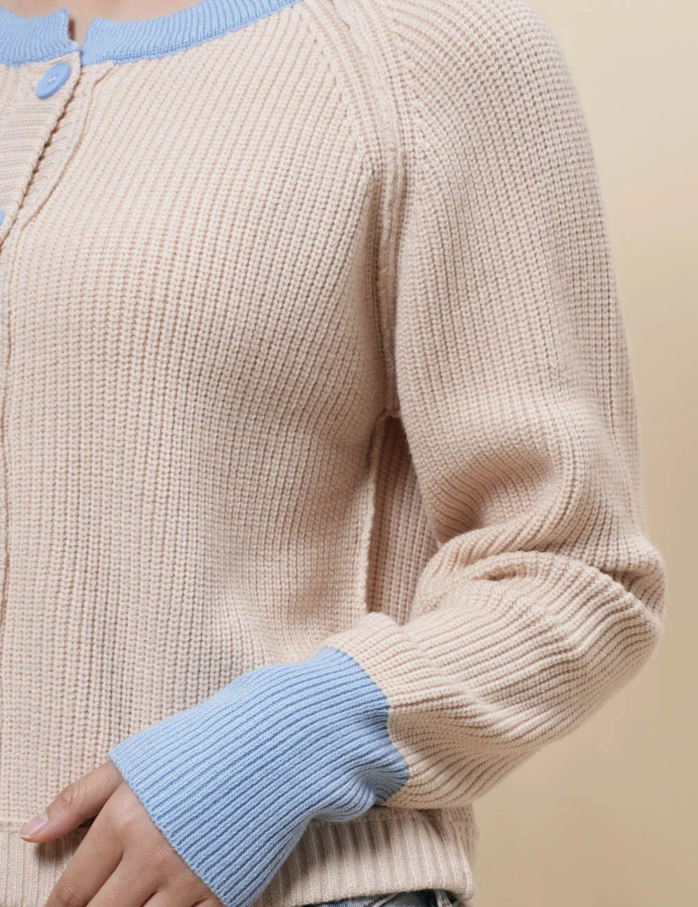 Ladies Color Block Round Neck Cardigan SKT41024