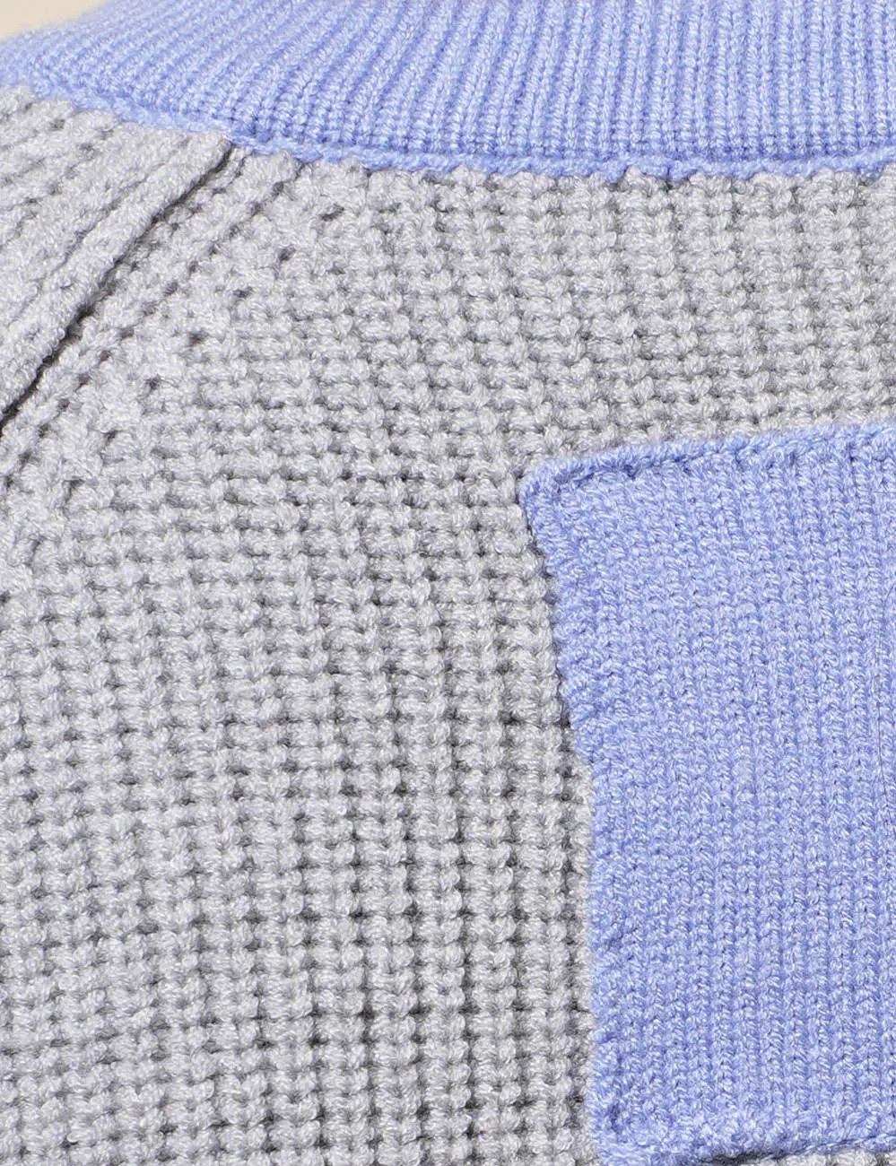 Ladies Color Block Round Neck Cardigan SKT41024