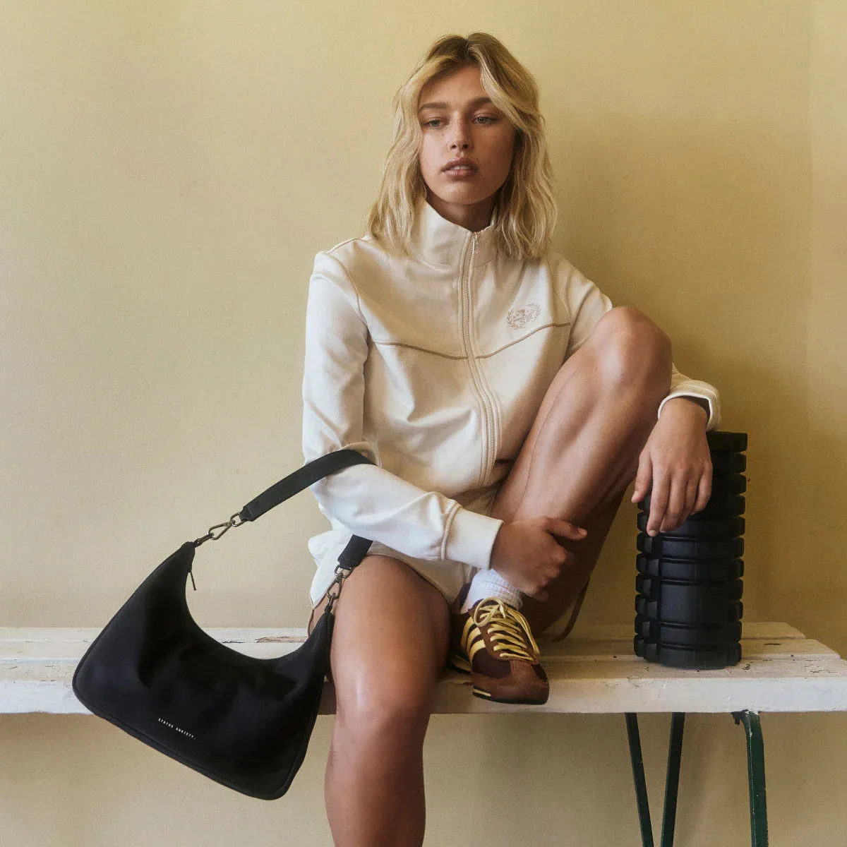 STATUS ANXIETY - Fleur - Black